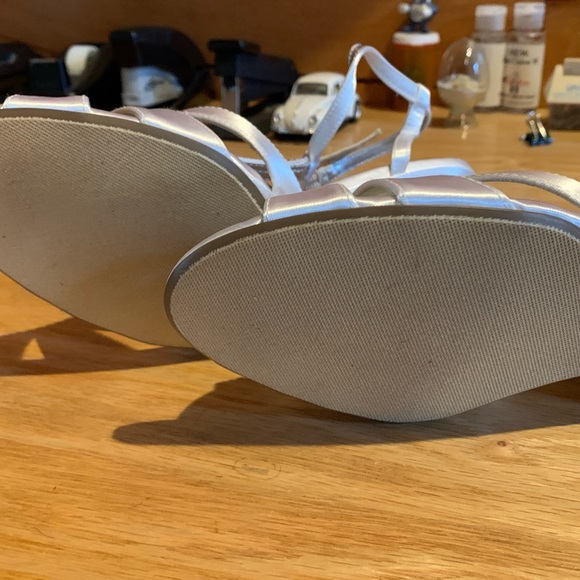 BRAND NEW Davids Bridal Willow Sandals-size 10M - Picture 4 of 5